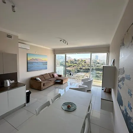 House With Sea Views In The Center דירה