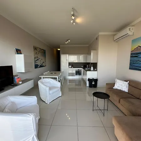Apartament House With Sea Views In The Center
