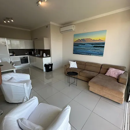 Apartment House With Sea Views In The Center
